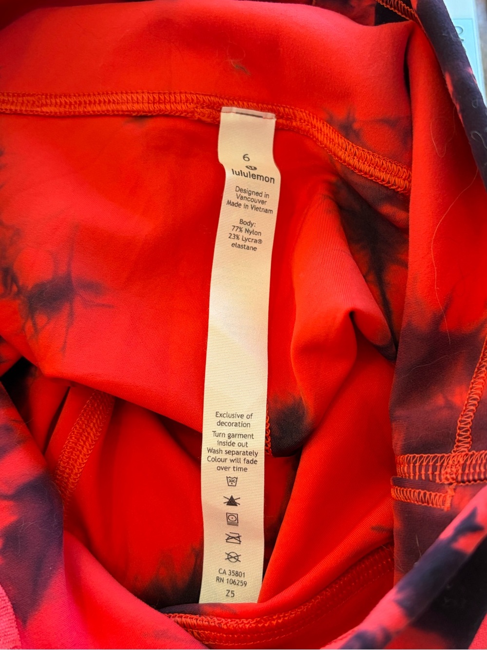 Lululemon Wunder Train HR 25” Leggings Carnation Red Black Tie Dye - Size 6 - Picture 10 of 10
